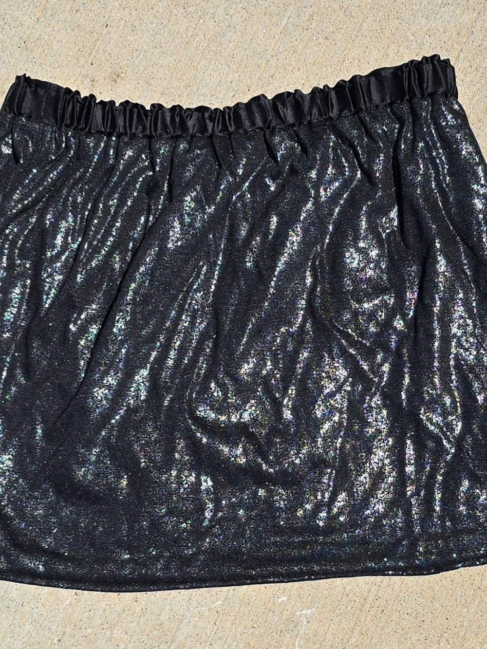 Curio And Kind Black Iridescent Elastic-Waist Mini Skirt